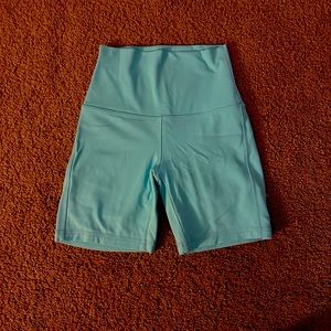 Lululemon Cyan Blue Align 4” Shorts